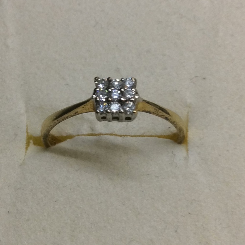 Gold diamond ring
